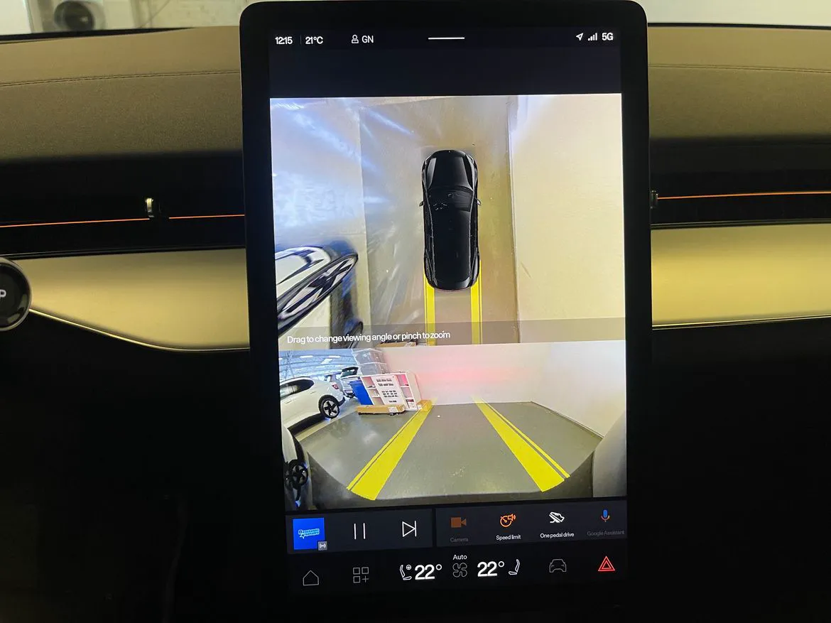Vehicle image 18