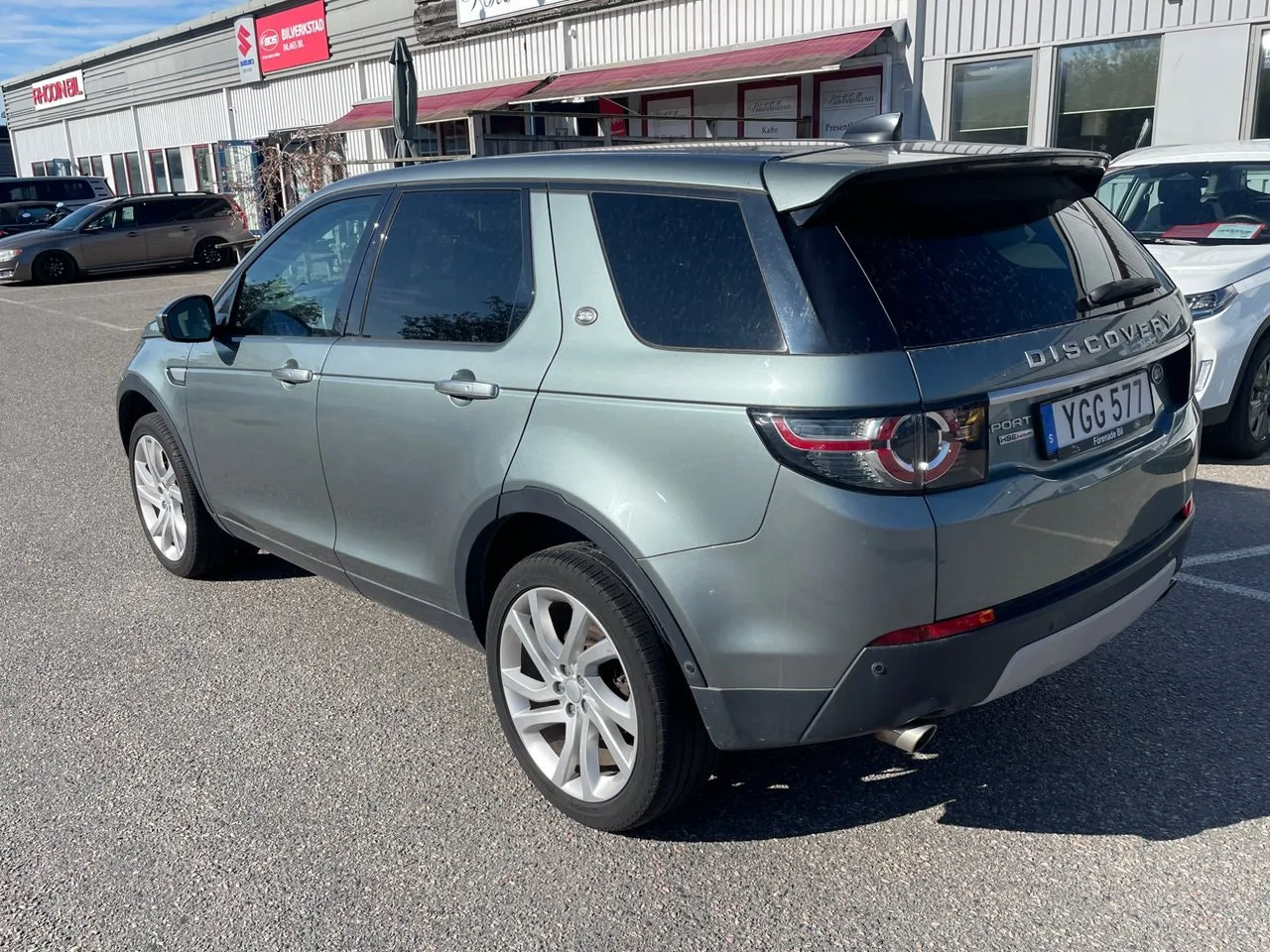 Vehicle image 6