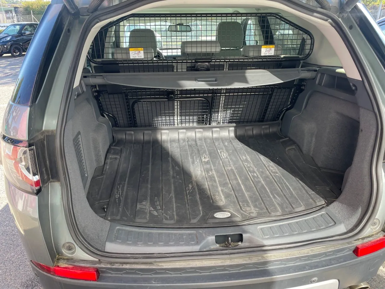 Vehicle image 16