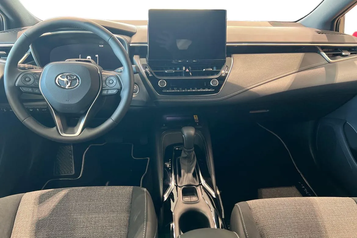 Vehicle image 9