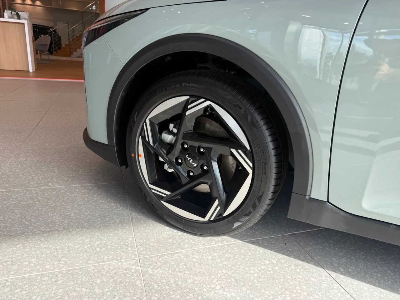 Vehicle image 8