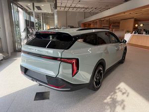 Kia K4 bild 2