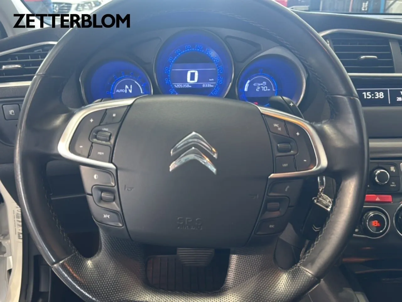 Vehicle image 11
