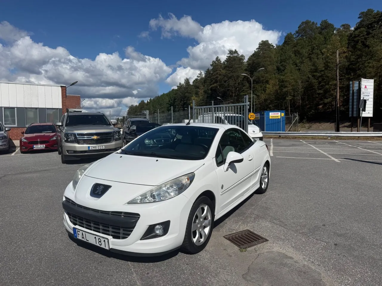 Vehicle image 11