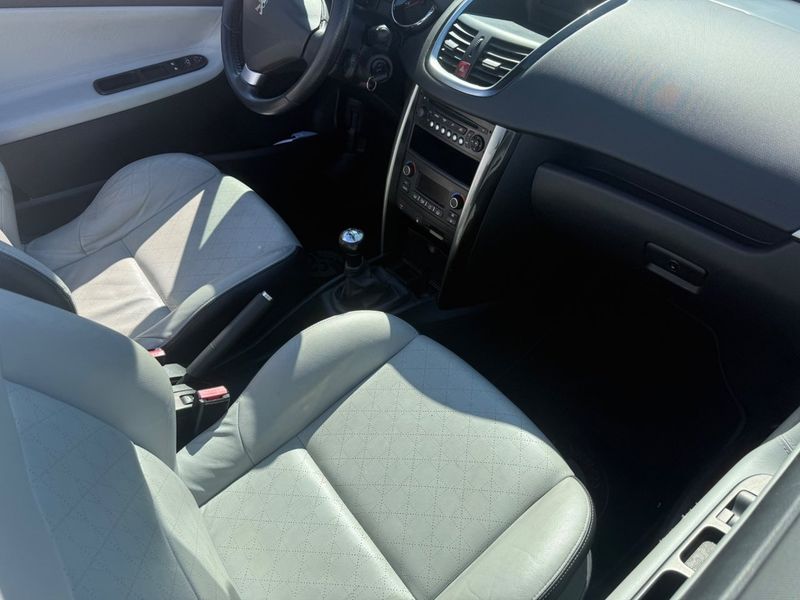 Peugeot 207 bild 9