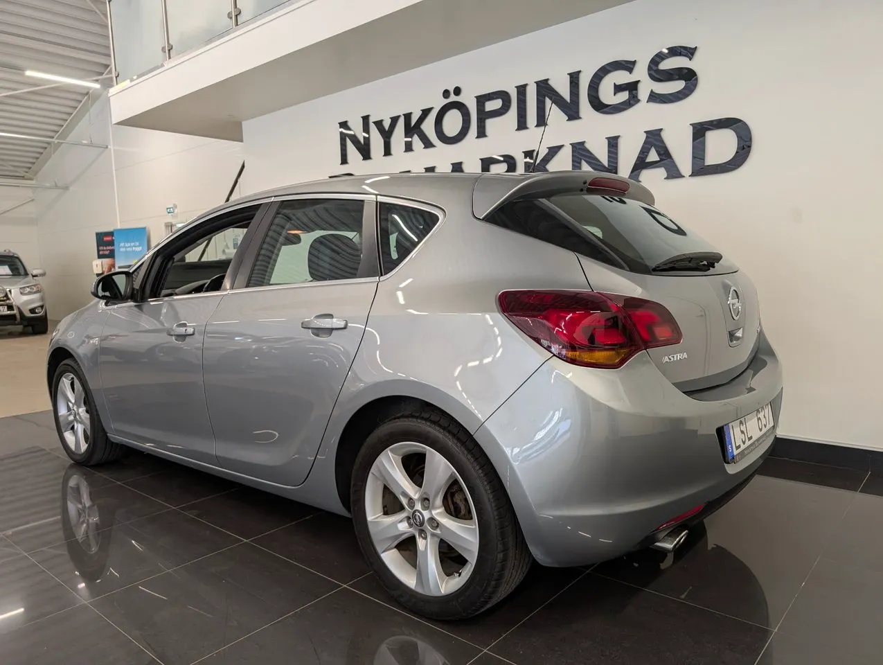 Vehicle image 2