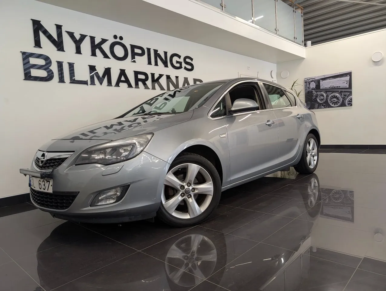 Vehicle image 1