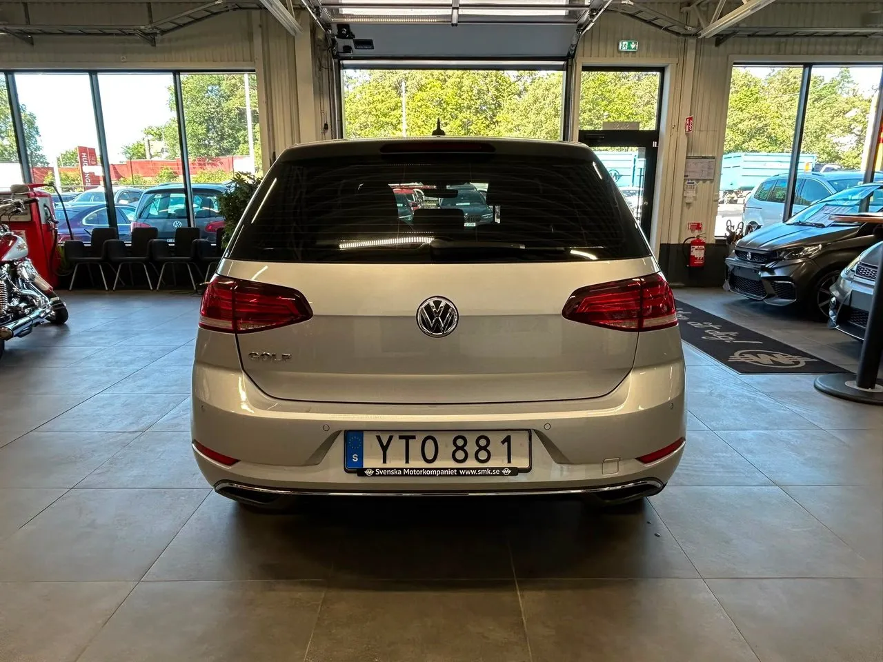 Vehicle image 5