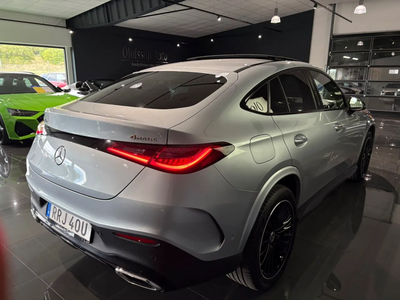 Vehicle image 9