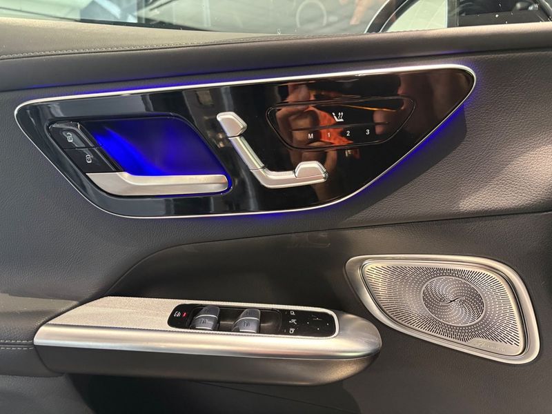 Mercedes GLC300 bild 8