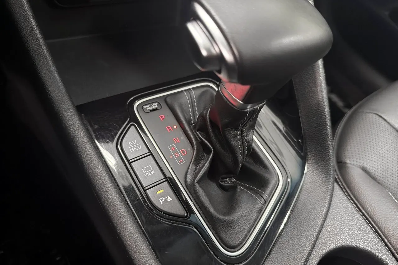 Vehicle image 23