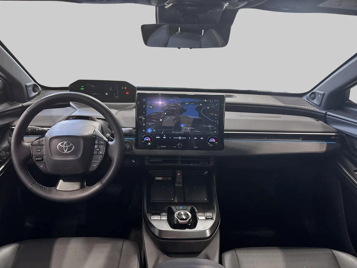 Vehicle image 11