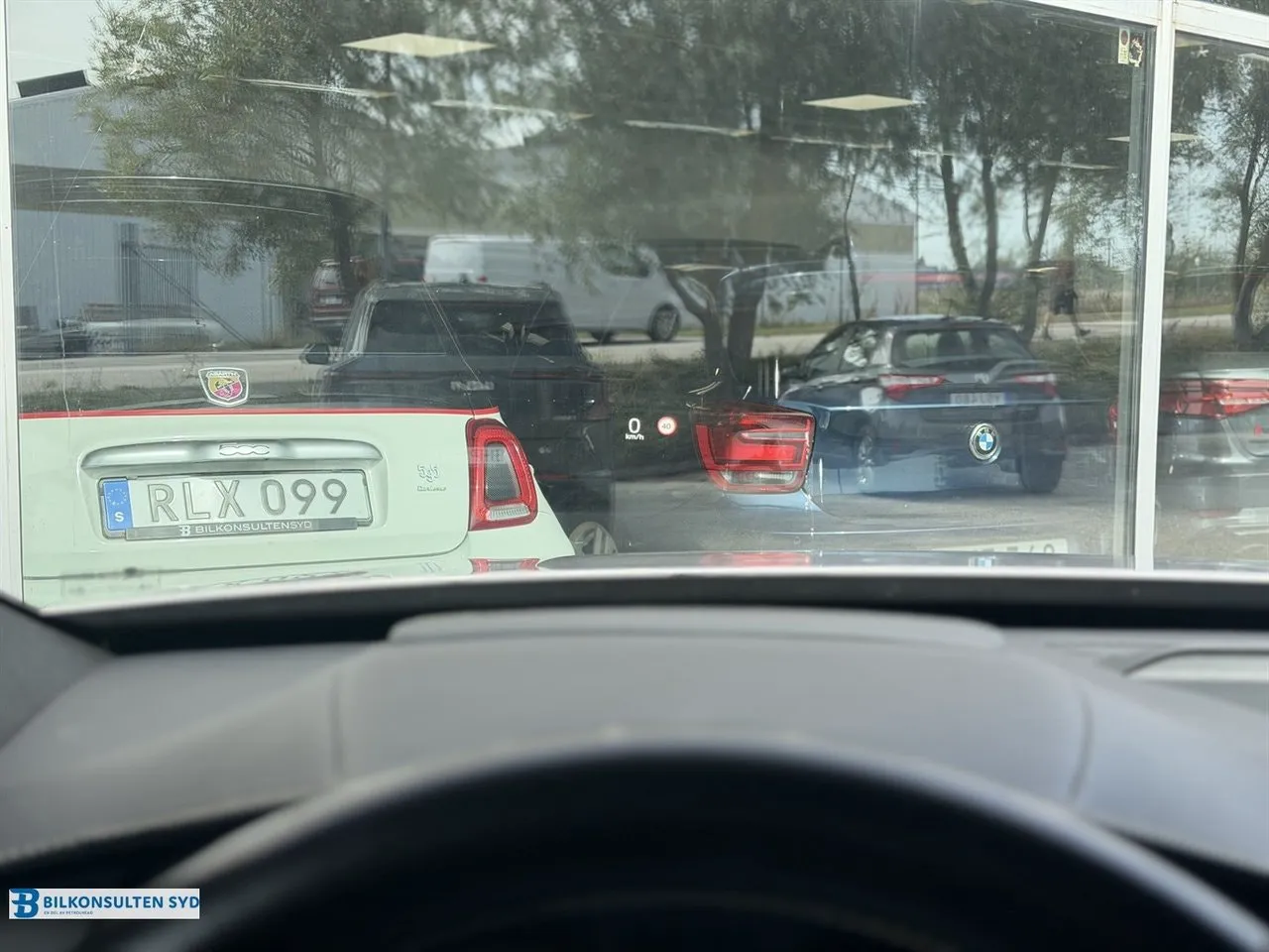 Vehicle image 16