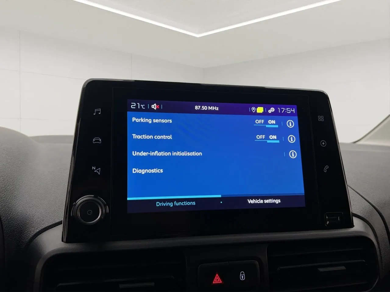Vehicle image 20