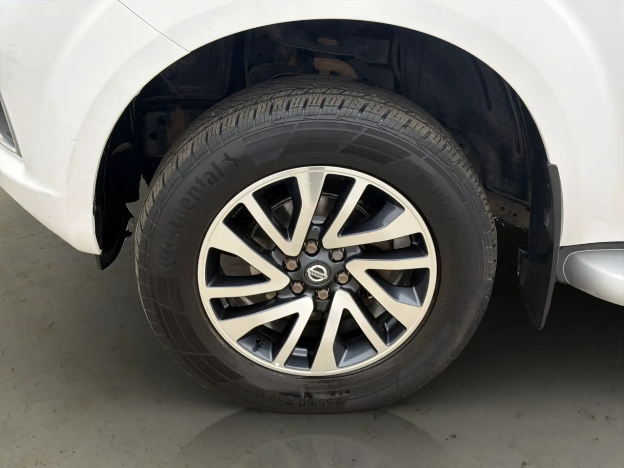 Vehicle image 32
