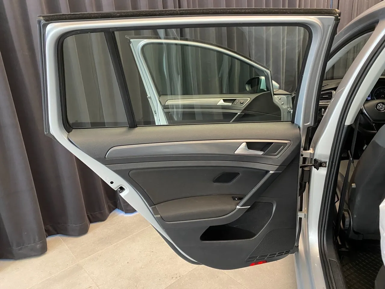 Vehicle image 31