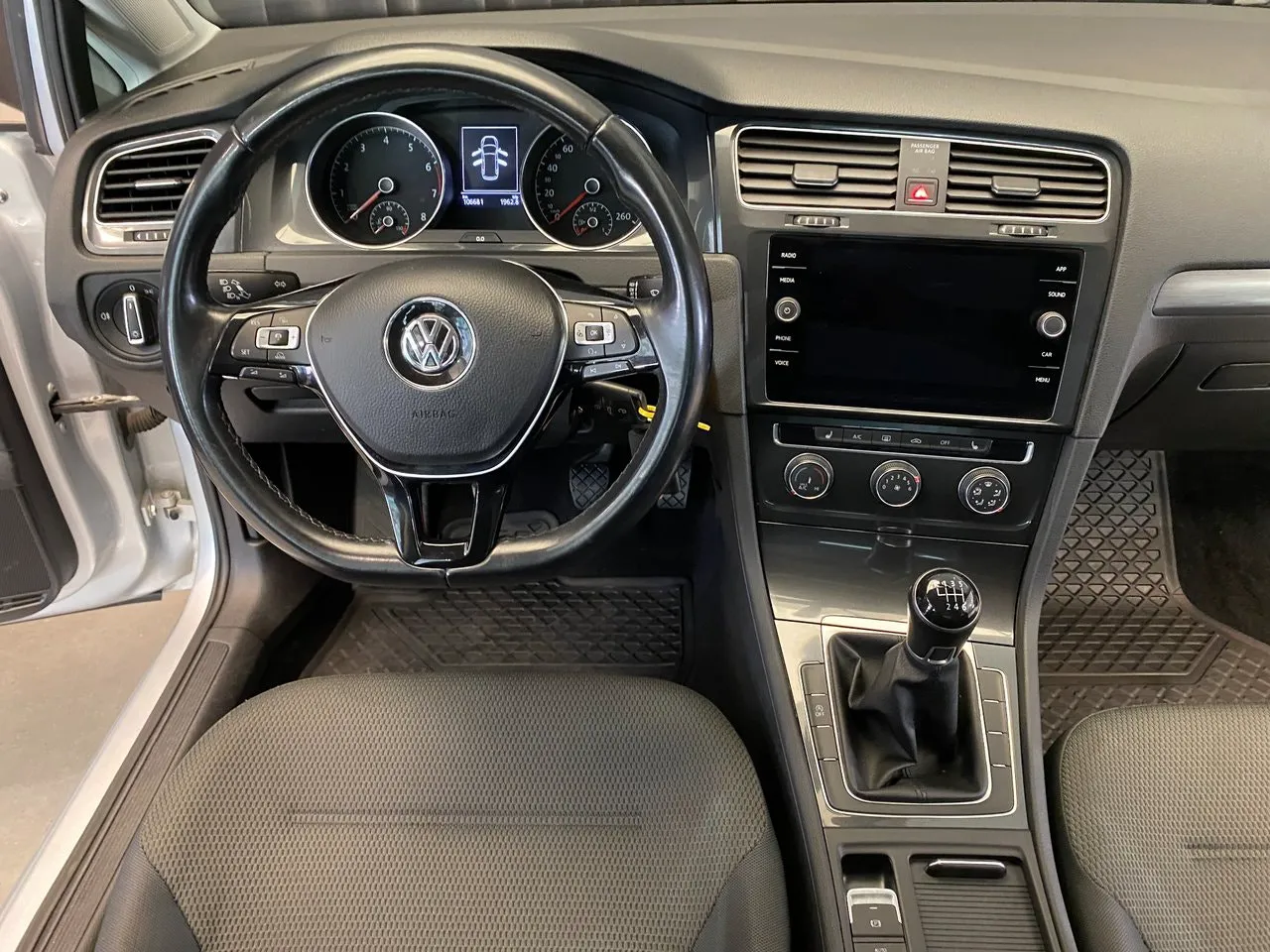 Vehicle image 35