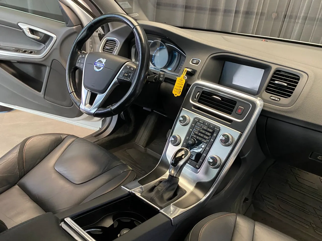 Vehicle image 35