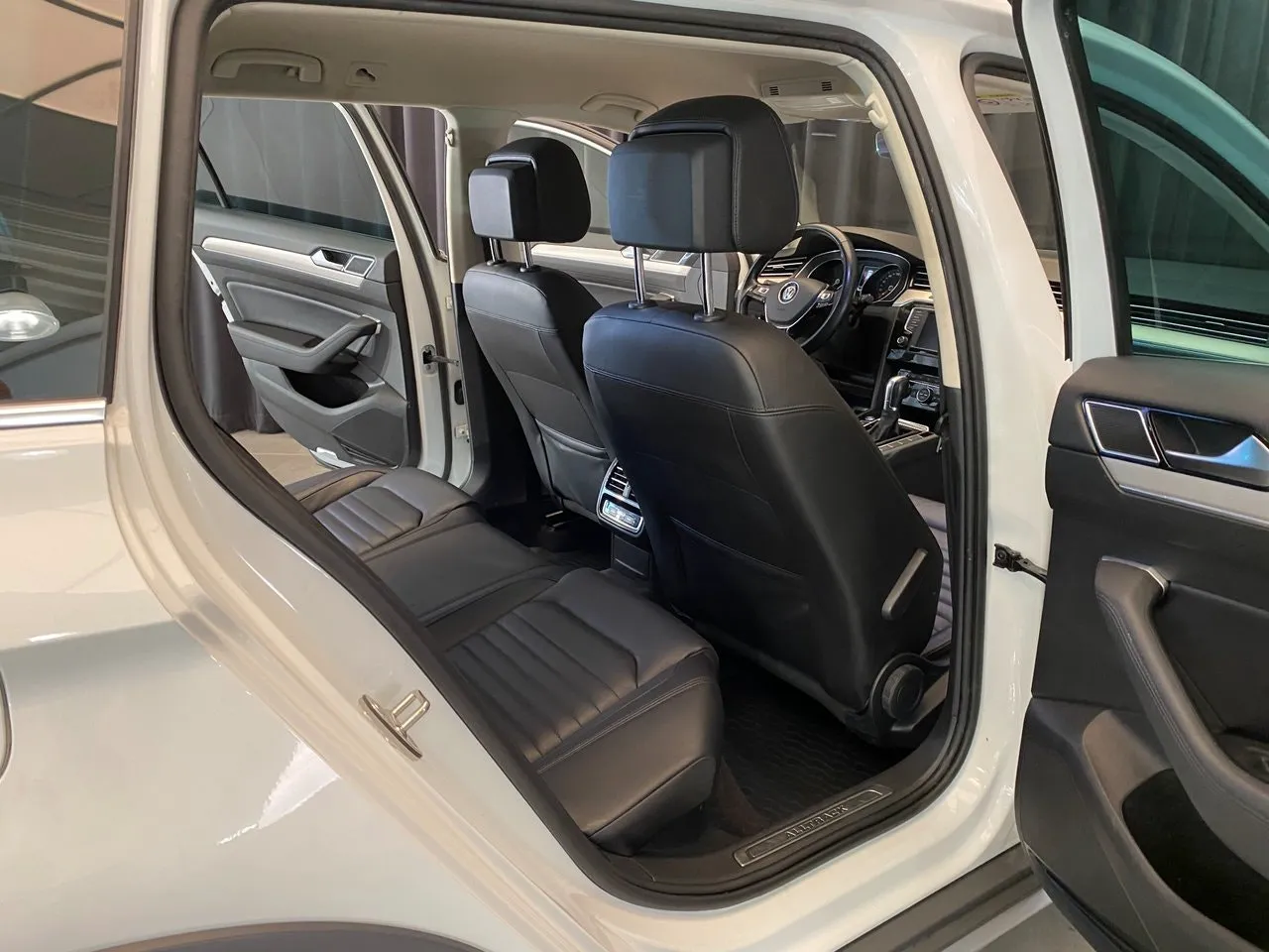 Vehicle image 36
