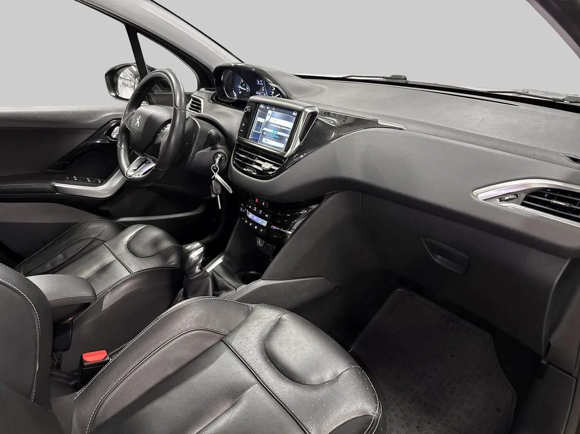 Vehicle image 8