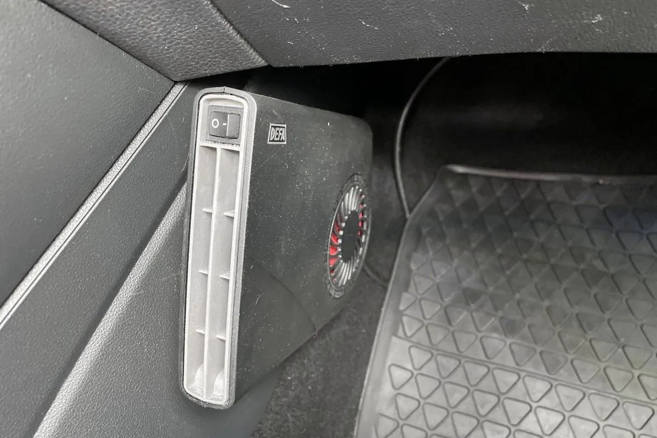 Vehicle image 25