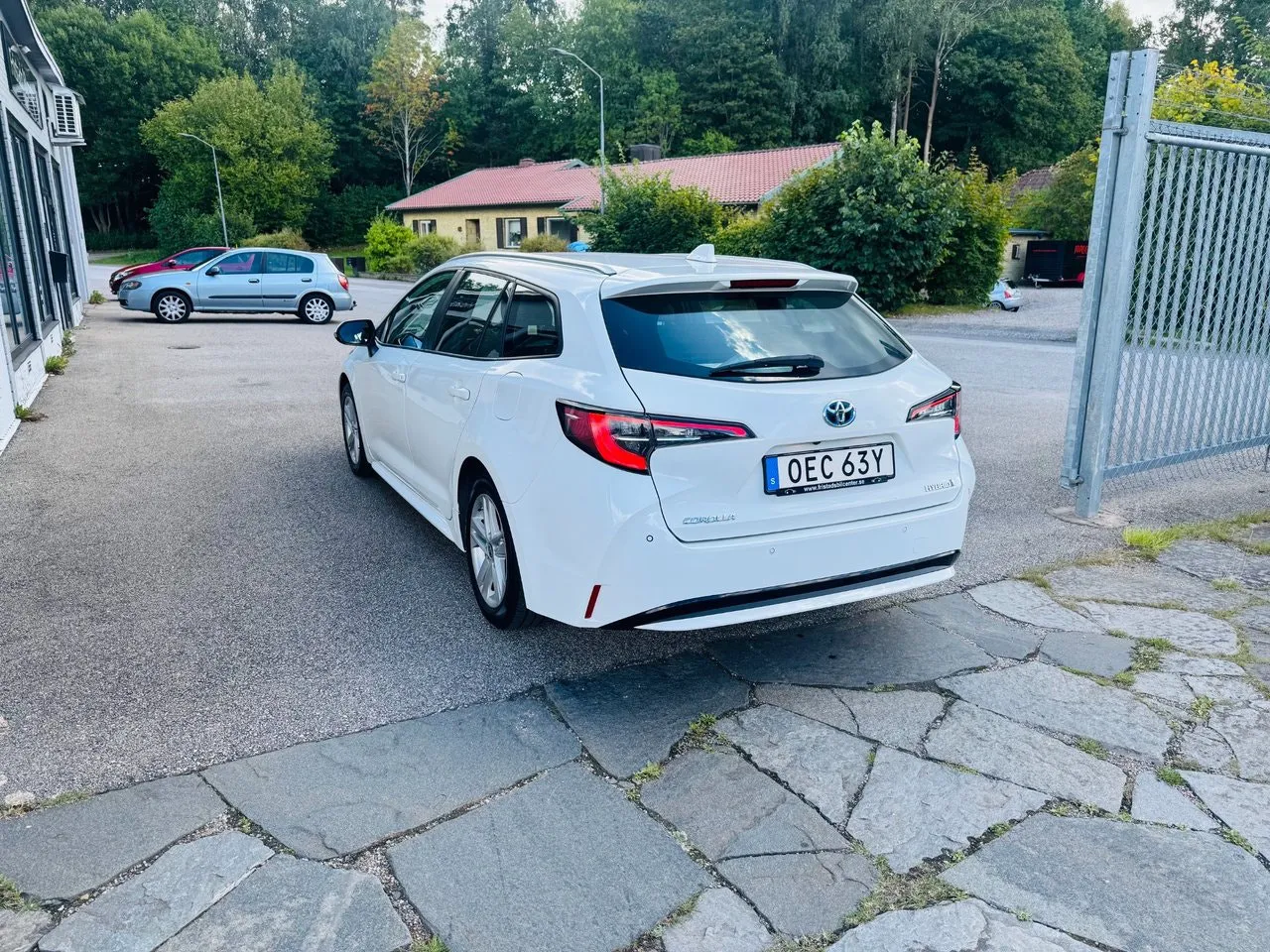 Vehicle image 3