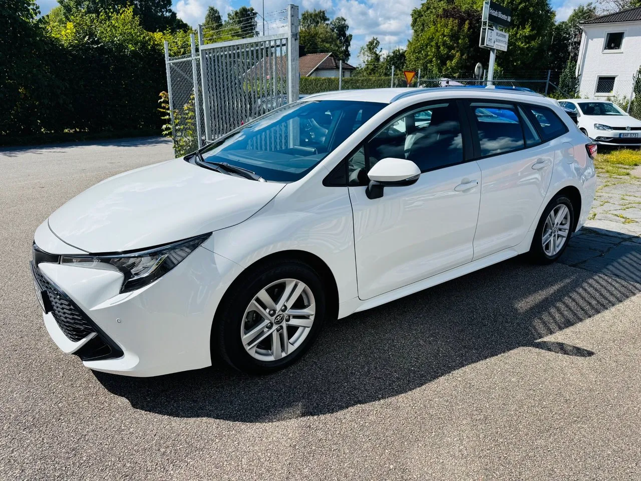 Vehicle image 8