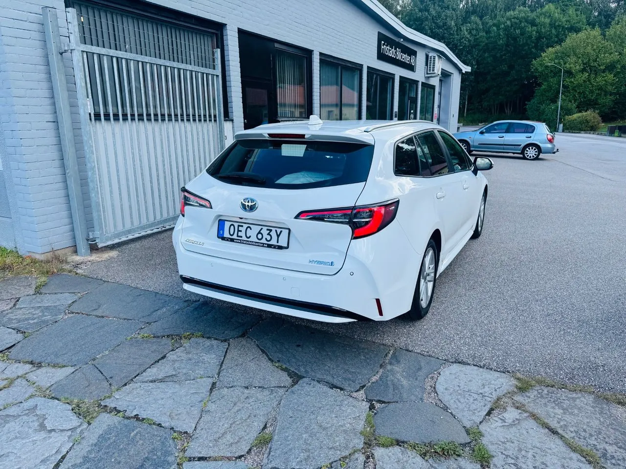 Vehicle image 2