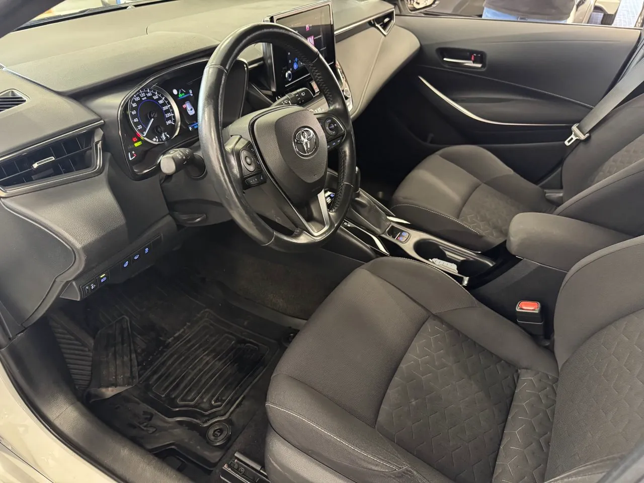 Vehicle image 19