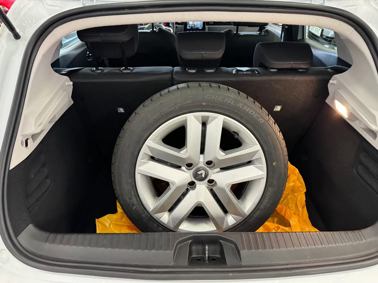 Vehicle image 11