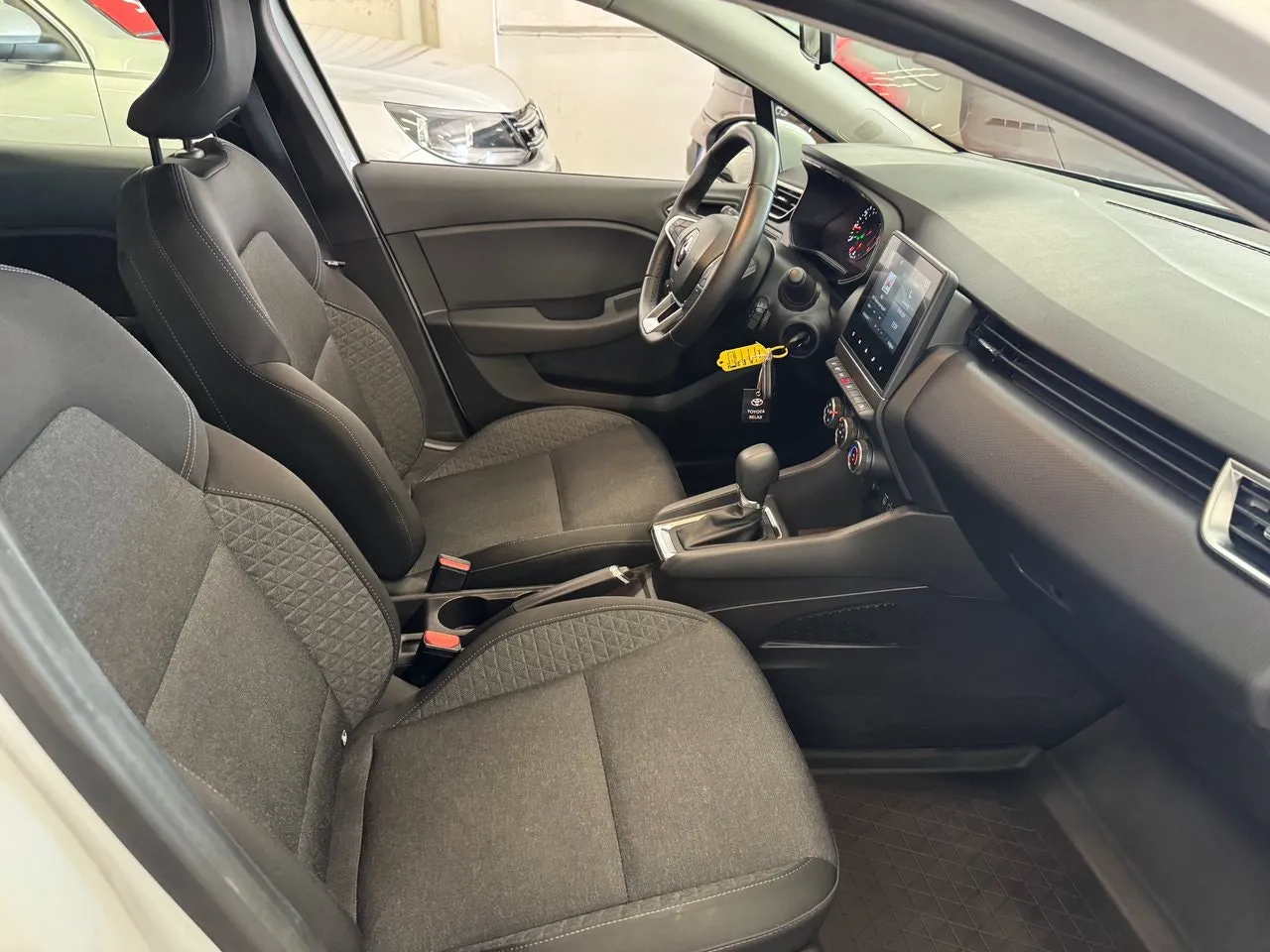 Vehicle image 16