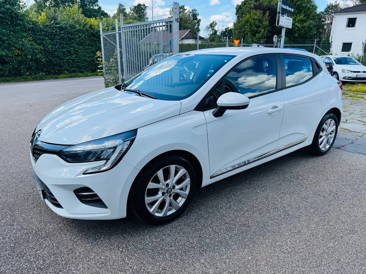 Vehicle image 8