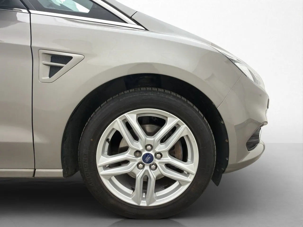 Vehicle image 31