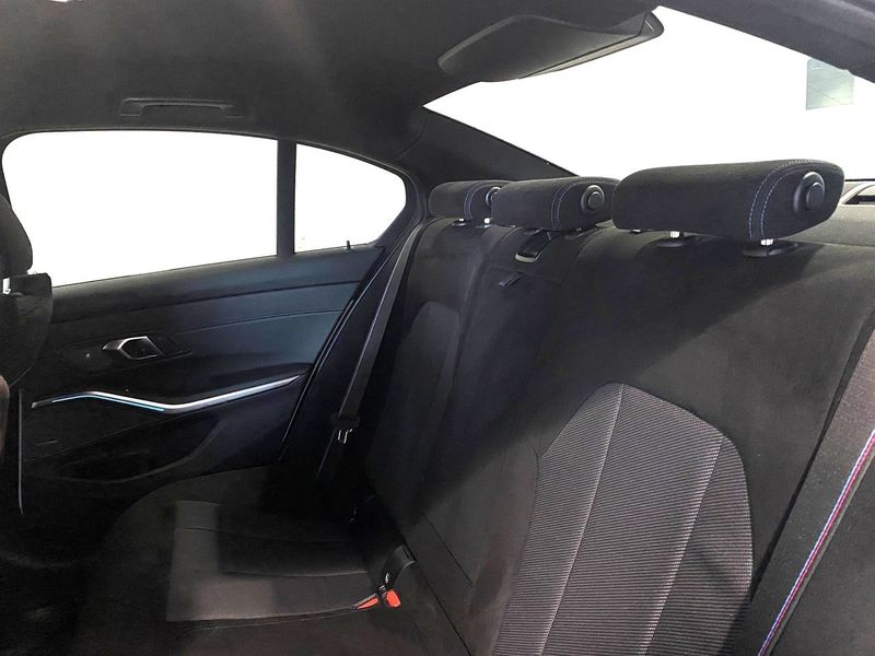 BMW 330 bild 9