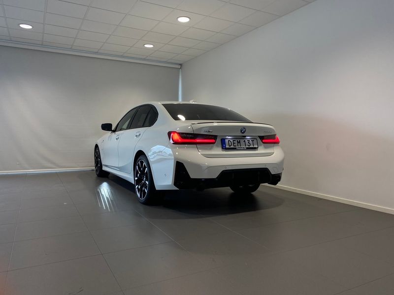 BMW 330 bild 12