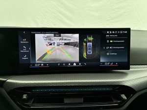 BMW 330 bild 8