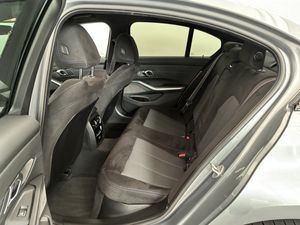 BMW 330 bild 10