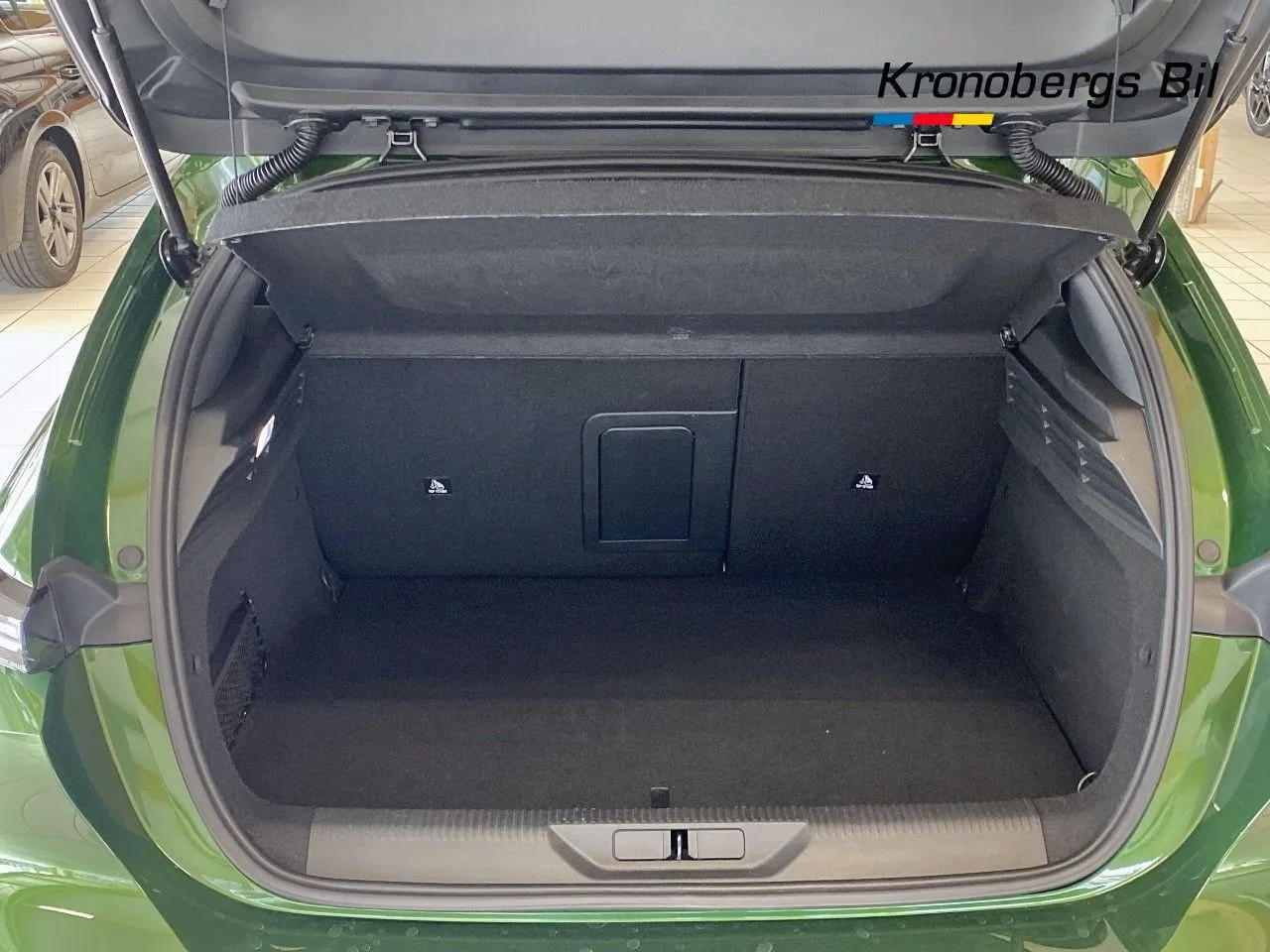 Vehicle image 13