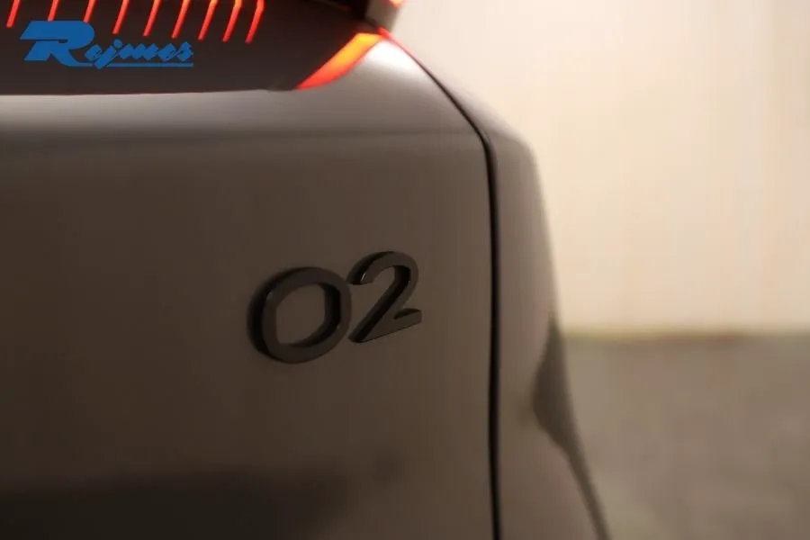 Vehicle image 25