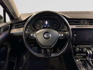 Volkswagen Passat bild 18