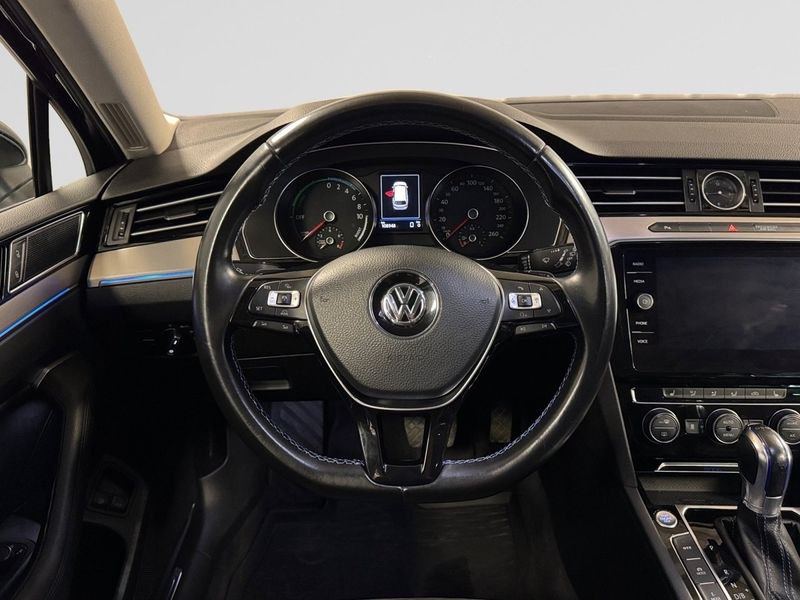 Volkswagen Passat bild 18