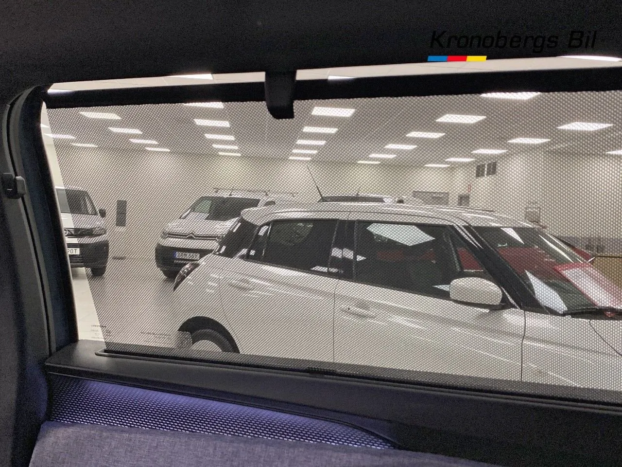 Vehicle image 21