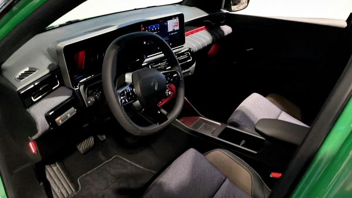 Vehicle image 4