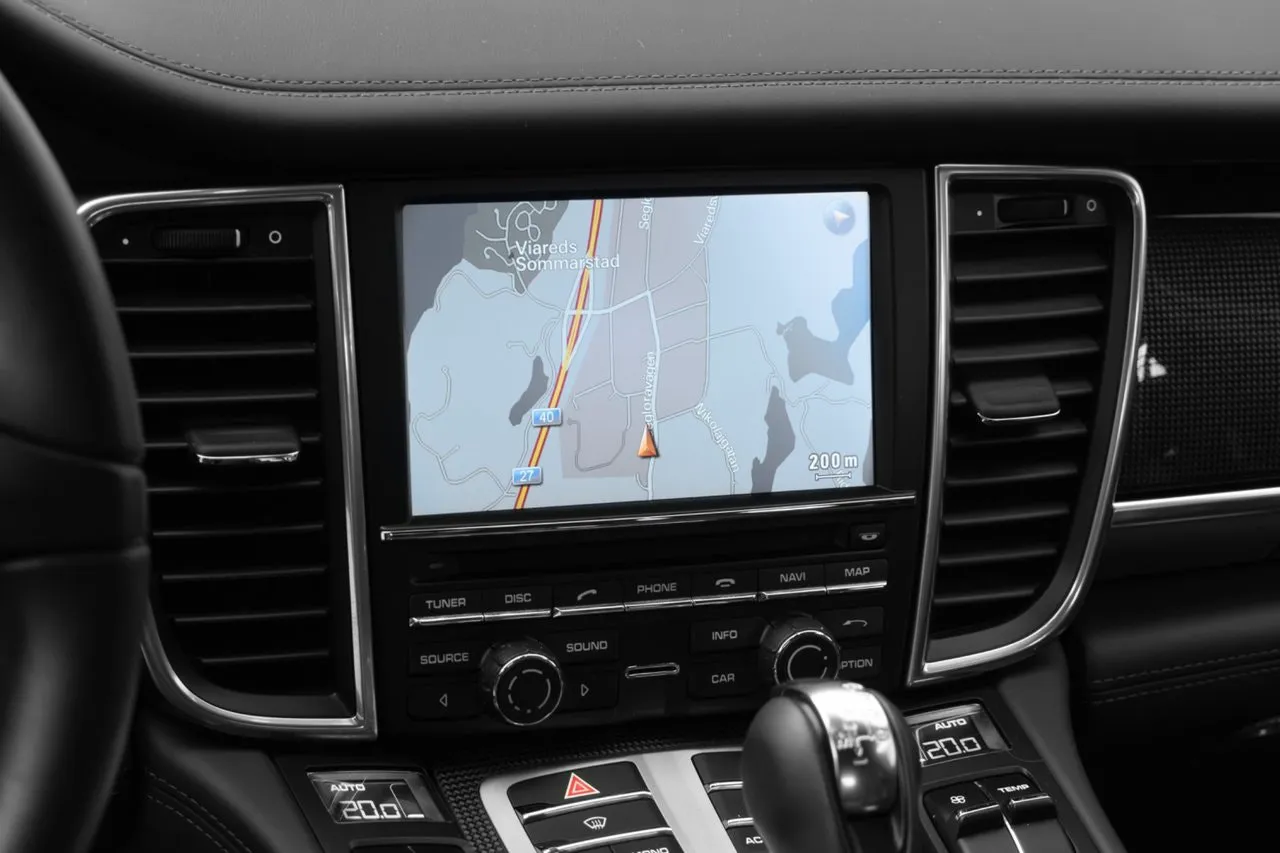 Vehicle image 18