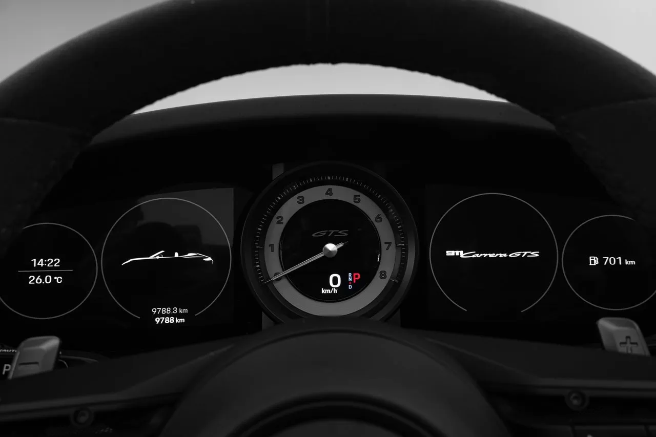 Vehicle image 24
