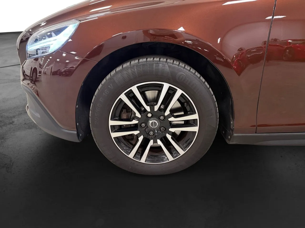 Vehicle image 17