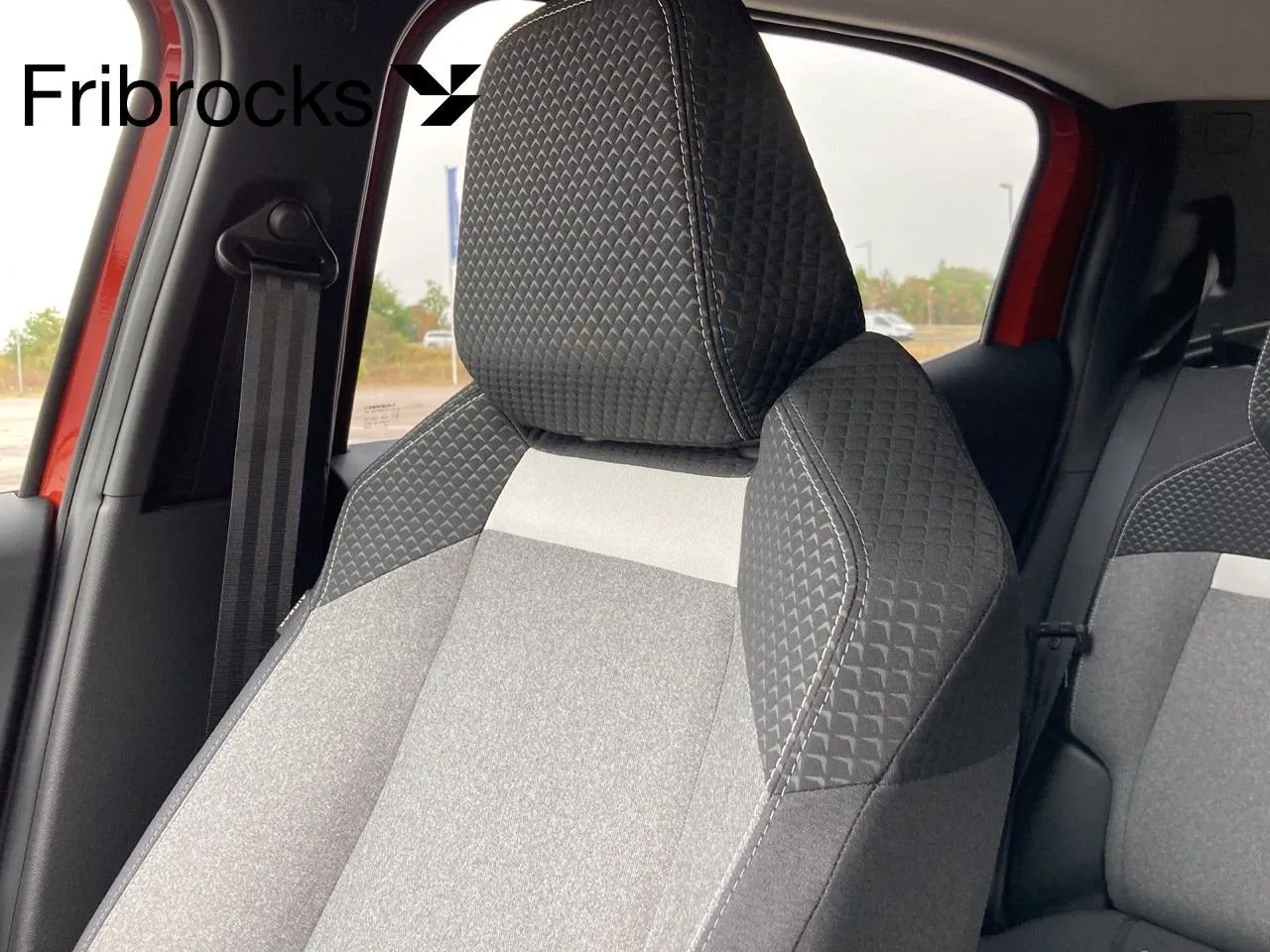 Vehicle image 18