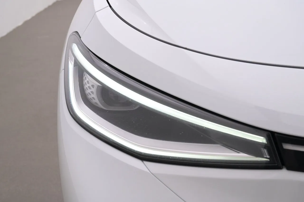 Vehicle image 24