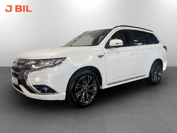 Mitsubishi Outlander S-Edition PHEV 203hk Aut 4WD TAKLUCKA B-KAMERA DRAG - 2018