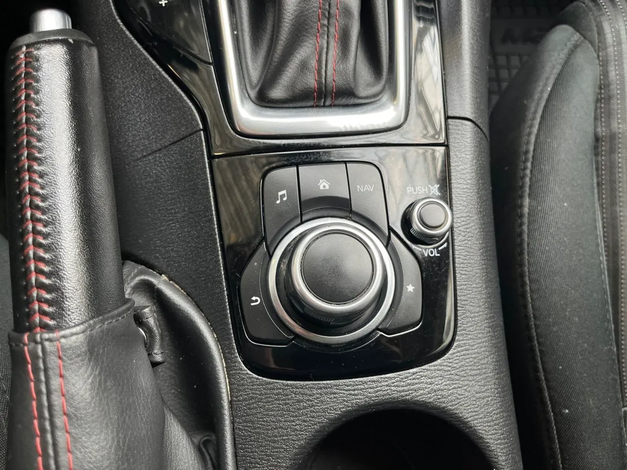 Vehicle image 25